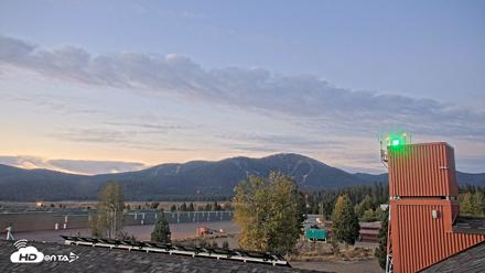 Truckee Tahoe Airport Live Webcam - Sep 15, 2026, 6:32am PDT
