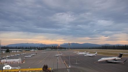 Truckee Tahoe Airport Live Webcam - Aug 28, 2026, 6:39am PDT