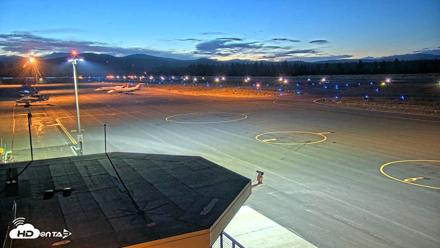 Truckee Tahoe Airport Live Webcam - Aug 14, 2026, 8:38pm PDT