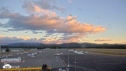 Truckee Tahoe Airport Live Webcam - Sep 5, 2026, 6:44am PDT