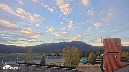 Truckee Tahoe Airport Live Webcam - Sep 27, 2026, 7:03am PDT