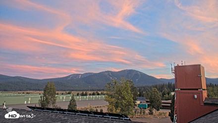 Truckee Tahoe Airport Live Webcam - Aug 25, 2026, 7:51pm PDT