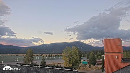 Truckee Tahoe Airport Live Webcam - Sep 5, 2026, 6:35am PDT