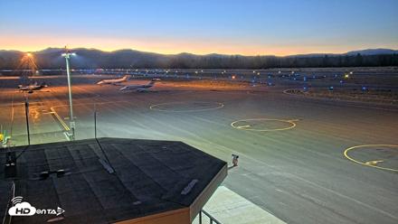 Truckee Tahoe Airport Live Webcam - Aug 9, 2026, 8:41pm PDT