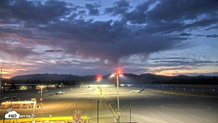 Truckee Tahoe Airport Live Webcam - Sep 21, 2026, 7:32pm PDT