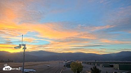 Truckee Tahoe Airport Live Webcam - Oct 2, 2026, 6:51am PDT