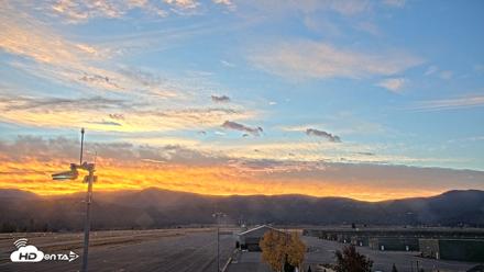 Truckee Tahoe Airport Live Webcam - Oct 20, 2026, 7:12am PDT