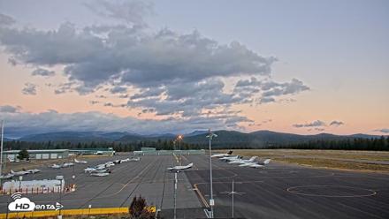 Truckee Tahoe Airport Live Webcam - Sep 5, 2026, 6:28am PDT