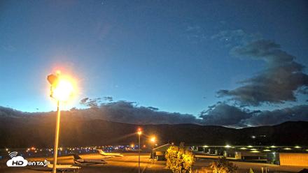 Truckee Tahoe Airport Live Webcam - Sep 5, 2026, 5:52am PDT