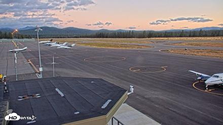 Truckee Tahoe Airport Live Webcam - Sep 5, 2026, 6:28am PDT