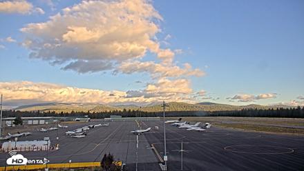 Truckee Tahoe Airport Live Webcam - Sep 5, 2026, 7:16am PDT