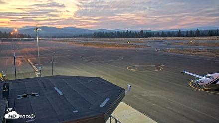 Truckee Tahoe Airport Live Webcam - Aug 31, 2026, 7:51pm PDT