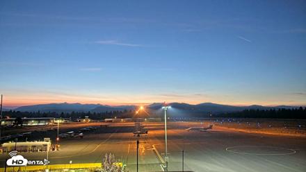 Truckee Tahoe Airport Live Webcam - Aug 30, 2026, 8:11pm PDT