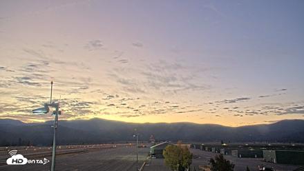 Truckee Tahoe Airport Live Webcam - Oct 4, 2026, 6:42am PDT