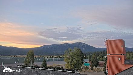 Truckee Tahoe Airport Live Webcam - Aug 17, 2026, 6:17am PDT