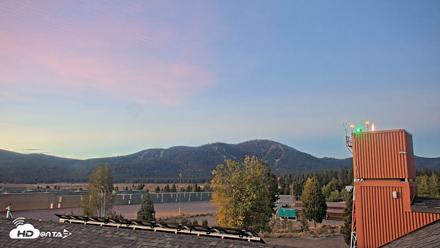 Truckee Tahoe Airport Live Webcam - Sep 12, 2026, 6:24am PDT