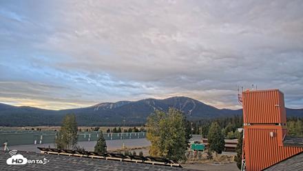Truckee Tahoe Airport Live Webcam - Sep 3, 2026, 6:47am PDT