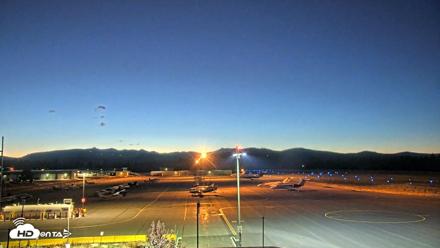 Truckee Tahoe Airport Live Webcam - Sep 6, 2026, 8:06pm PDT