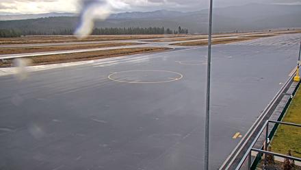 Truckee Tahoe Airport Live Webcam - Nov 13, 2025, 7:41am PST