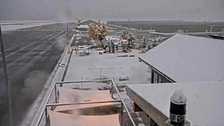 Truckee Tahoe Airport Live Webcam - Oct 15, 2025, 7:37am PDT