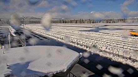 Truckee Tahoe Airport Live Webcam - Dec 26, 2025, 1:30pm PST
