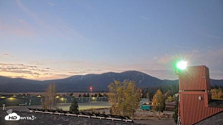 Truckee Tahoe Airport Live Webcam - Oct 4, 2026, 6:35am PDT