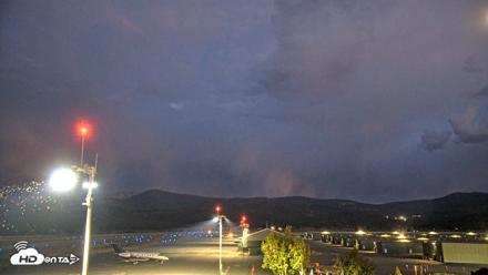 Truckee Tahoe Airport Live Webcam - Sep 21, 2026, 7:31pm PDT