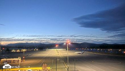 Truckee Tahoe Airport Live Webcam - Oct 19, 2026, 6:49pm PDT