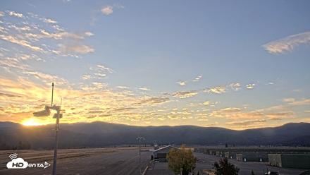 Truckee Tahoe Airport Live Webcam - Oct 4, 2026, 7:10am PDT
