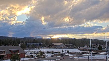 Truckee Tahoe Airport Live Webcam - Mar 1, 2026, 5:25pm PST