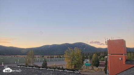 Truckee Tahoe Airport Live Webcam - Sep 13, 2026, 6:40am PDT