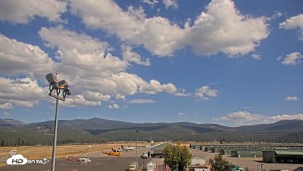 Truckee Tahoe Airport Live Webcam - Sep 17, 2026, 3:07pm PDT