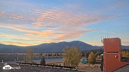 Truckee Tahoe Airport Live Webcam - Oct 2, 2026, 6:53am PDT