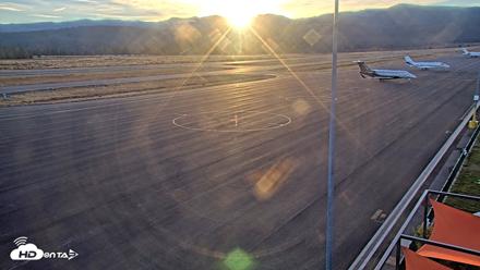 Truckee Tahoe Airport Live Webcam - Sep 12, 2026, 7:03am PDT