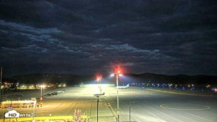 Truckee Tahoe Airport Live Webcam - Oct 9, 2026, 6:25am PDT
