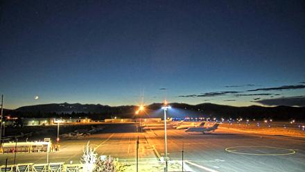 Truckee Tahoe Airport Live Webcam - Jul 26, 2025, 9:19pm PDT