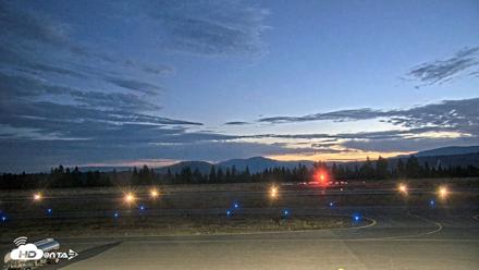 Truckee Tahoe Airport Live Webcam - Sep 21, 2026, 6:12am PDT
