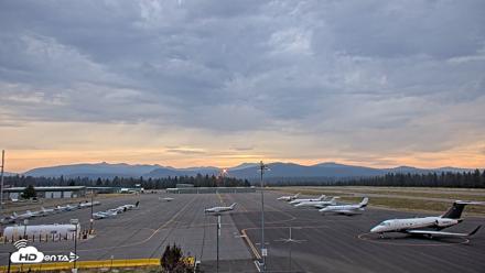 Truckee Tahoe Airport Live Webcam - Aug 28, 2026, 6:51am PDT