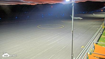 Truckee Tahoe Airport Live Webcam - Oct 2, 2026, 6:11am PDT