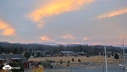 Truckee Tahoe Airport Live Webcam - Oct 21, 2026, 7:18am PDT