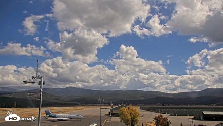 Truckee Tahoe Airport Live Webcam - Oct 11, 2026, 1:02pm PDT