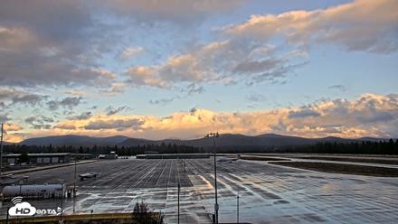 Truckee Tahoe Airport Live Webcam - Oct 23, 2026, 7:48am PDT