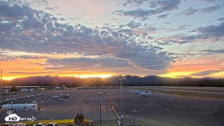 Truckee Tahoe Airport Live Webcam - Aug 17, 2026, 8:09pm PDT