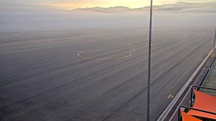 Truckee Tahoe Airport Live Webcam - Oct 24, 2025, 7:15am PDT