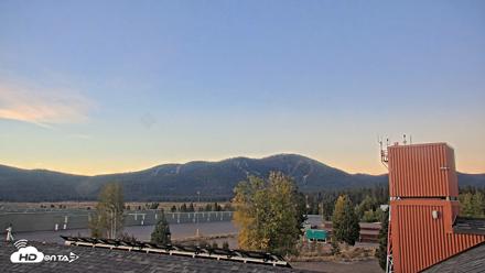 Truckee Tahoe Airport Live Webcam - Sep 12, 2026, 6:35am PDT