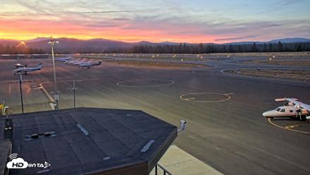 Truckee Tahoe Airport Live Webcam - Aug 20, 2026, 8:09pm PDT
