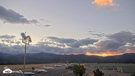 Truckee Tahoe Airport Live Webcam - Sep 5, 2026, 6:38am PDT