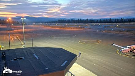 Truckee Tahoe Airport Live Webcam - Aug 31, 2026, 7:58pm PDT