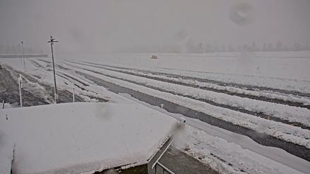 Truckee Tahoe Airport Live Webcam - Dec 26, 2025, 9:06am PST