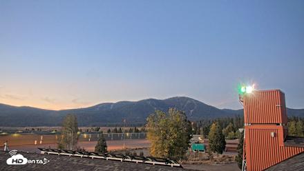 Truckee Tahoe Airport Live Webcam - Sep 14, 2026, 6:22am PDT